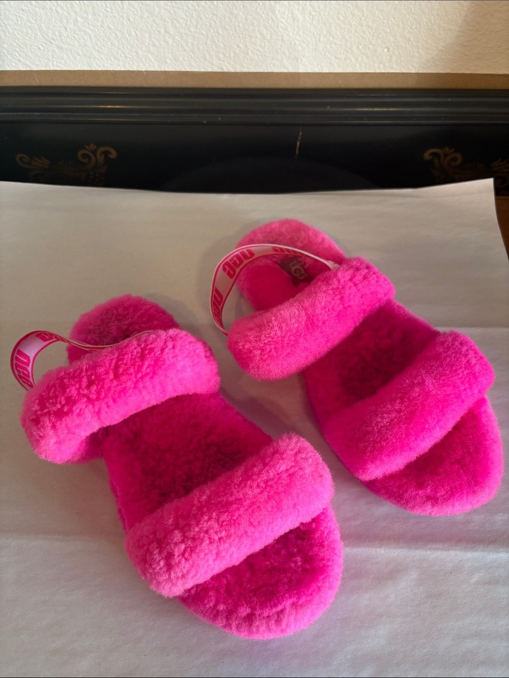 UGG Hot Pink Shearling Slide Sandals  🩷🩷🩷